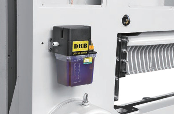 upload/1c/202508/double-worm-gear-system-paper-cutting-machine-5.jpg